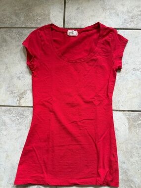 Glitz Scoop Neck Short Sleeve Tee - Red